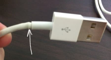 поврежденный USB-кабель поврежденный USB-кабель